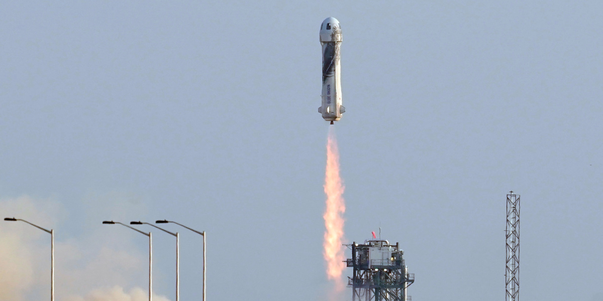 Read more about the article Blue Origin Sends Its First Passengers Into Space